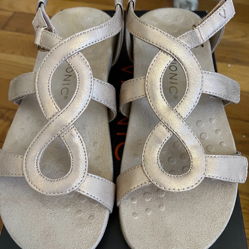 Vionic Sandals Sz 8